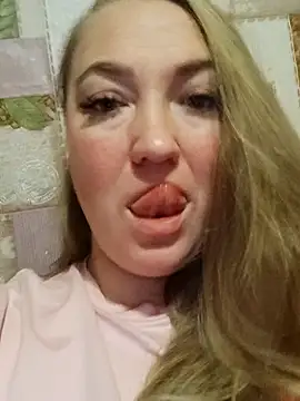 Kiss Eva online show from November 15, 5:17 pm