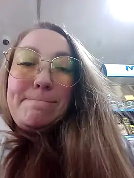 Kiss Eva online show from April 15, 12:32 pm