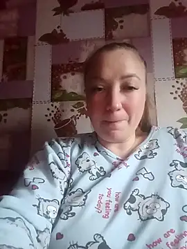 Kiss Eva online show from April 8, 4:08 pm