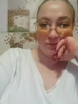 Kiss Eva online show from January 11, 2:57 pm