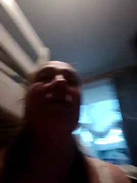 Kiss Eva online show from April 14, 4:23 pm