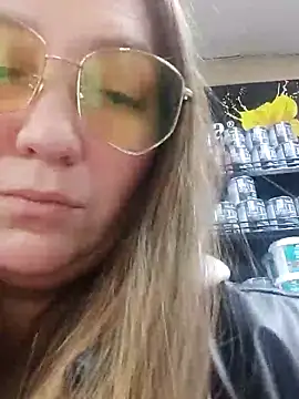 Kiss Eva online show from February 26, 2:39 pm