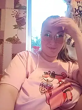 Kiss Eva online show from May 15, 5:44 pm