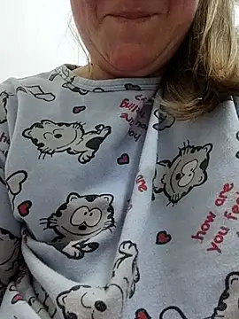 Kiss Eva online show from February 10, 5:12 pm