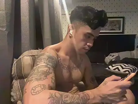 Snapshot of KarlKambing chatting on November 24, 11:54 am KarlKambing online show from November 24, 11:54 am