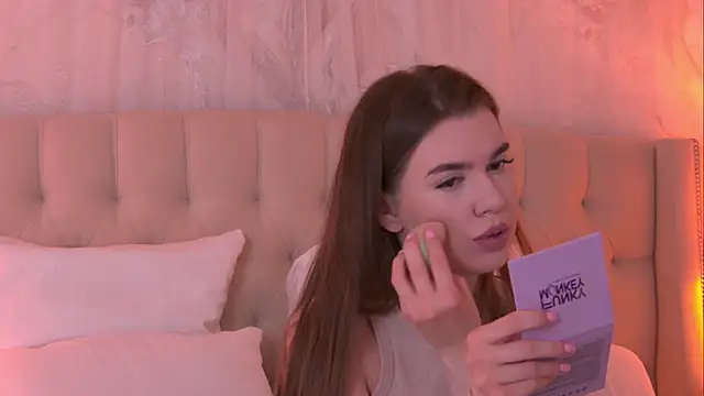 AshleyEvance online show from April 14, 6:29 am