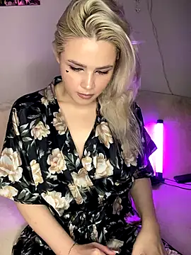 April Purr online show from September 27, 11:05 am