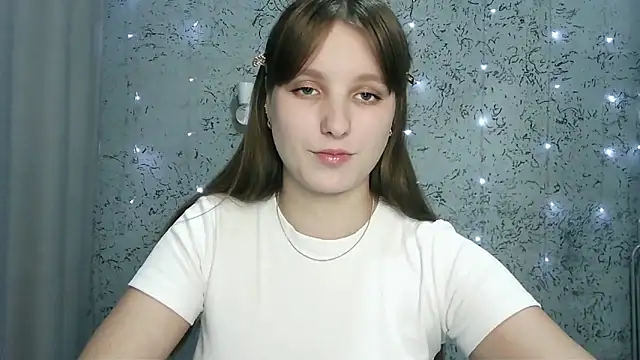 Snapshot of Leonaalove chatting on December 1, 10:38 am Leonaalove online show from December 1, 10:38 am