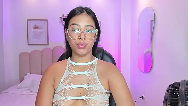 raven stonee online show from March 5, 10:59 pm