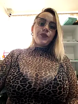 CurvyLust x online show from November 6, 3:38 pm