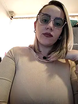 CurvyLust x online show from November 5, 4:32 pm