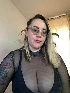 CurvyLust x online show from April 16, 1:12 pm