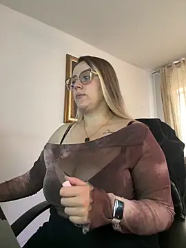 CurvyLust x online show from May 21, 1:52 pm