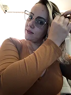 CurvyLust x online show from November 22, 3:22 pm