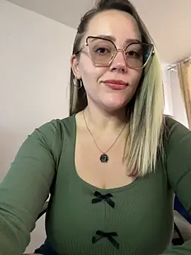 CurvyLust x online show from May 22, 4:05 pm