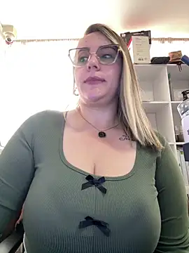 CurvyLust x online show from March 24, 1:33 pm