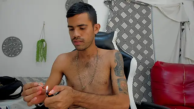 adri sexboy229 online show from October 16, 1:47 am