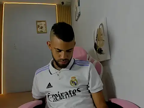 adri sexboy229 online show from September 9, 1:38 am
