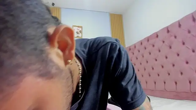 adri sexboy229 online show from October 18, 2:13 am