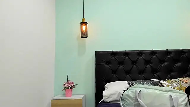 Marianee Rousse online show from November 27, 10:32 pm