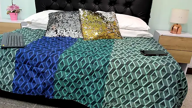 Marianee Rousse online show from December 3, 11:20 am