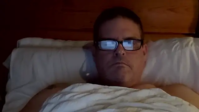 Snapshot of One_Man_For_You chatting on November 10, 11:21 pm One Man For You online show from November 10, 11:21 pm