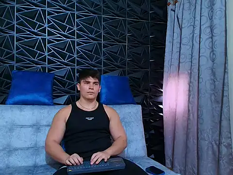 Snapshot of Jared_Rosse chatting on December 16, 5:28 pm Jared Rosse online show from December 16, 5:28 pm