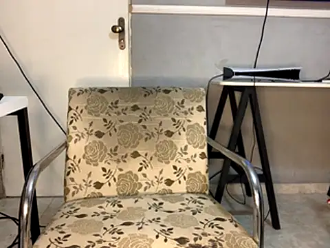 Snapshot of edualqxo chatting on October 29, 3:22 pm edualqxo online show from October 29, 3:22 pm