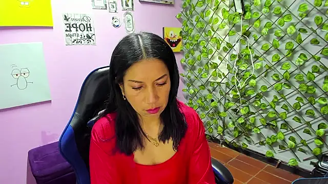 Megan Collinss  online show from January 10, 1:17 pm