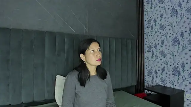 Megan Collinss  online show from January 8, 12:44 pm