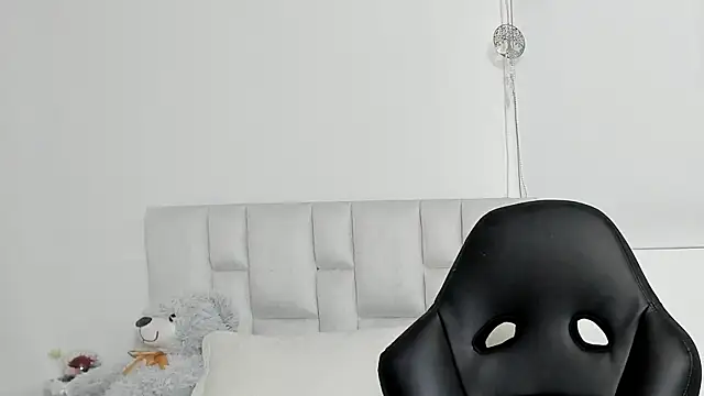 Snapshot of Ms_milarose chatting on November 23, 2:43 am Ms milarose online show from November 23, 2:43 am