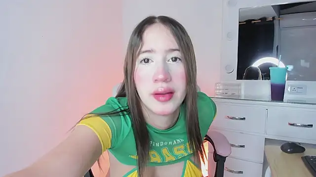 lovingdarcy  online show from February 14, 11:10 am