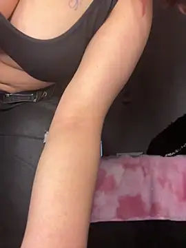 naomirouse  online show from May 28, 5:59 am