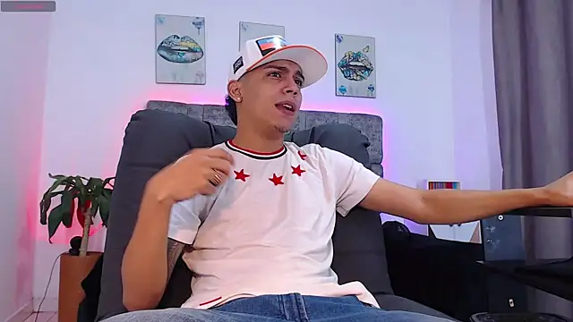 Snapshot of david_santos16 chatting on October 29, 1:59 am david santos16 online show from October 29, 1:59 am