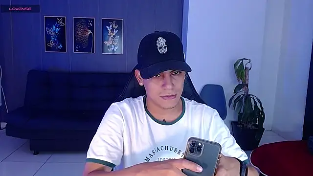 Snapshot of david_santos16 chatting on September 14, 3:18 am david santos16 online show from September 14, 3:18 am