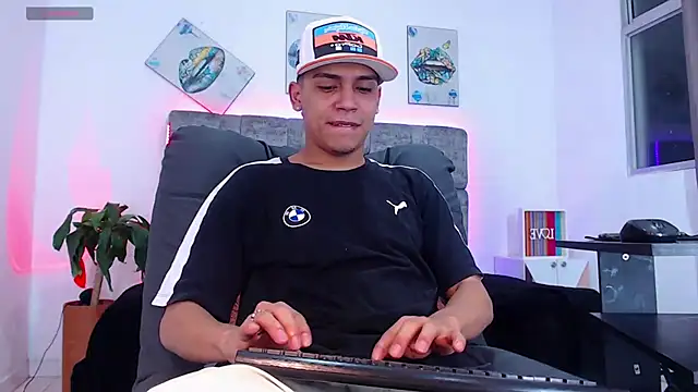 Snapshot of david_santos16 chatting on November 2, 1:10 am david santos16 online show from November 2, 1:10 am