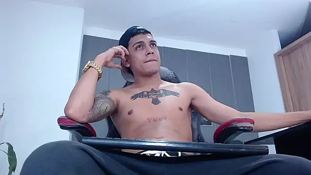 Snapshot of david_santos16 chatting on November 28, 3:39 am david santos16 online show from November 28, 3:39 am