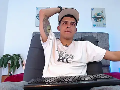 Snapshot of david_santos16 chatting on September 24, 11:43 pm david santos16 online show from September 24, 11:43 pm