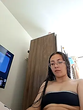 Snapshot of Valeria_Saenz_25 chatting on September 26, 5:53 pm Valeria Saenz 25 online show from September 26, 5:53 pm