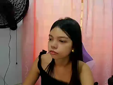 shy luna18 online show from September 10, 12:15 pm
