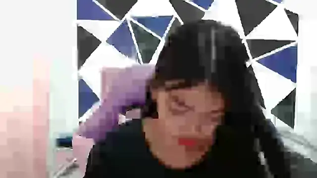 Snapshot of shy_luna18 chatting on November 7, 1:15 pm shy luna18 online show from November 7, 1:15 pm