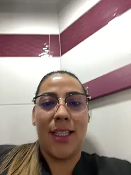 Snapshot of CandelaMartineez chatting on October 9, 3:12 pm CandelaMartineez online show from October 9, 3:12 pm