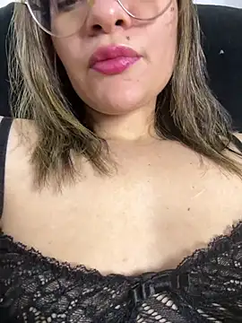 Snapshot of Pribaixinha chatting on February 8, 9:56 pm Pribaixinha online show from February 8, 9:56 pm