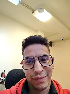 Snapshot of Juann-cock chatting on October 4, 5:25 pm Juann-cock online show from October 4, 5:25 pm