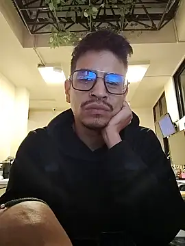 Juann-cock online show from May 14, 5:15 am