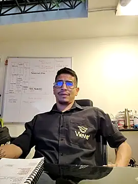 Snapshot of Juann-cock chatting on November 27, 9:48 pm Juann-cock online show from November 27, 9:48 pm