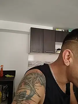 Juann-cock online show from April 2, 6:25 pm