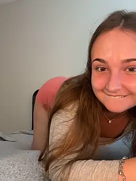 Snapshot of MadilynX777 chatting on October 7, 9:49 pm MadilynX777 online show from October 7, 9:49 pm