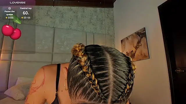 Mily Vermont online show from February 27, 9:25 pm