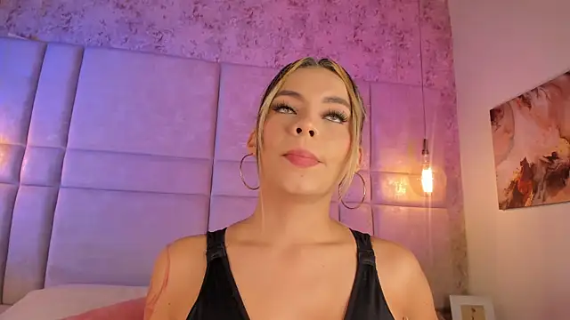 Mily Vermont online show from November 18, 7:50 pm